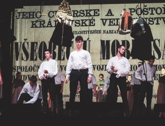 Hosť DŠT / UFS Mladosť / Obrazy dolnej zemi – Miesto na zemi
