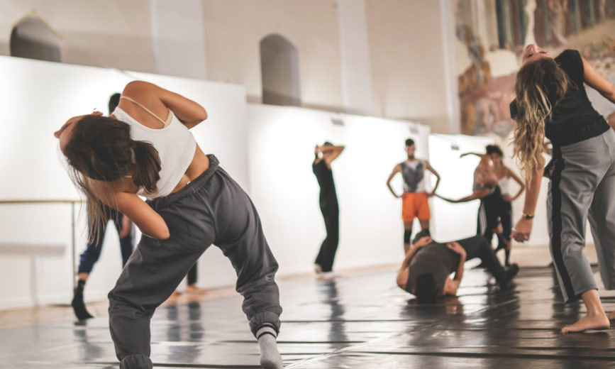 Workshop // MULTIVERSO (Tarantella + slovenský ľudový tanec + prvky súčasného tanca)